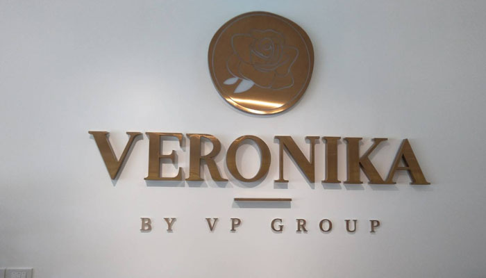 รีวิวติดฟิล์มกรองแสงร้านจำหน่ายเสื้อผ้าสตรี VERONIKA BY VP GROUP
