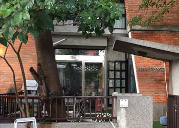 ตัวอย่างผลงานติดฟิล์มสำนักงาน1