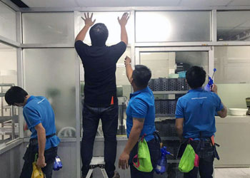 ตัวอย่างผลงานติดฟิล์มสำนักงาน2