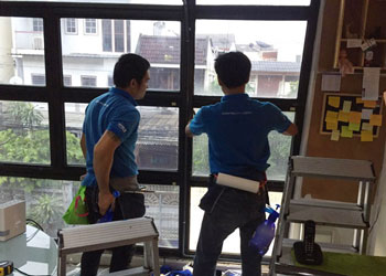 ตัวอย่างผลงานติดฟิล์มสำนักงาน3