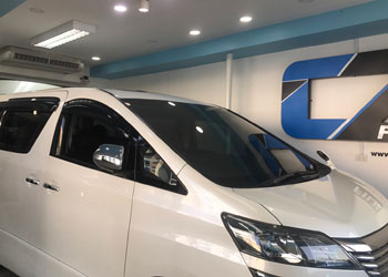 ตัวอย่างผลงานติดฟิล์มกระจกรถตู้3