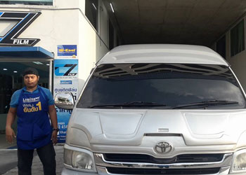 ตัวอย่างผลงานติดฟิล์มกระจกรถตู้7